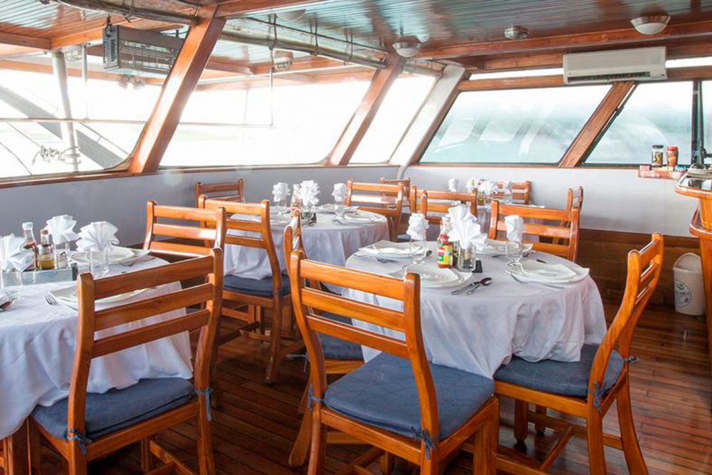 yacht club restaurant daphne